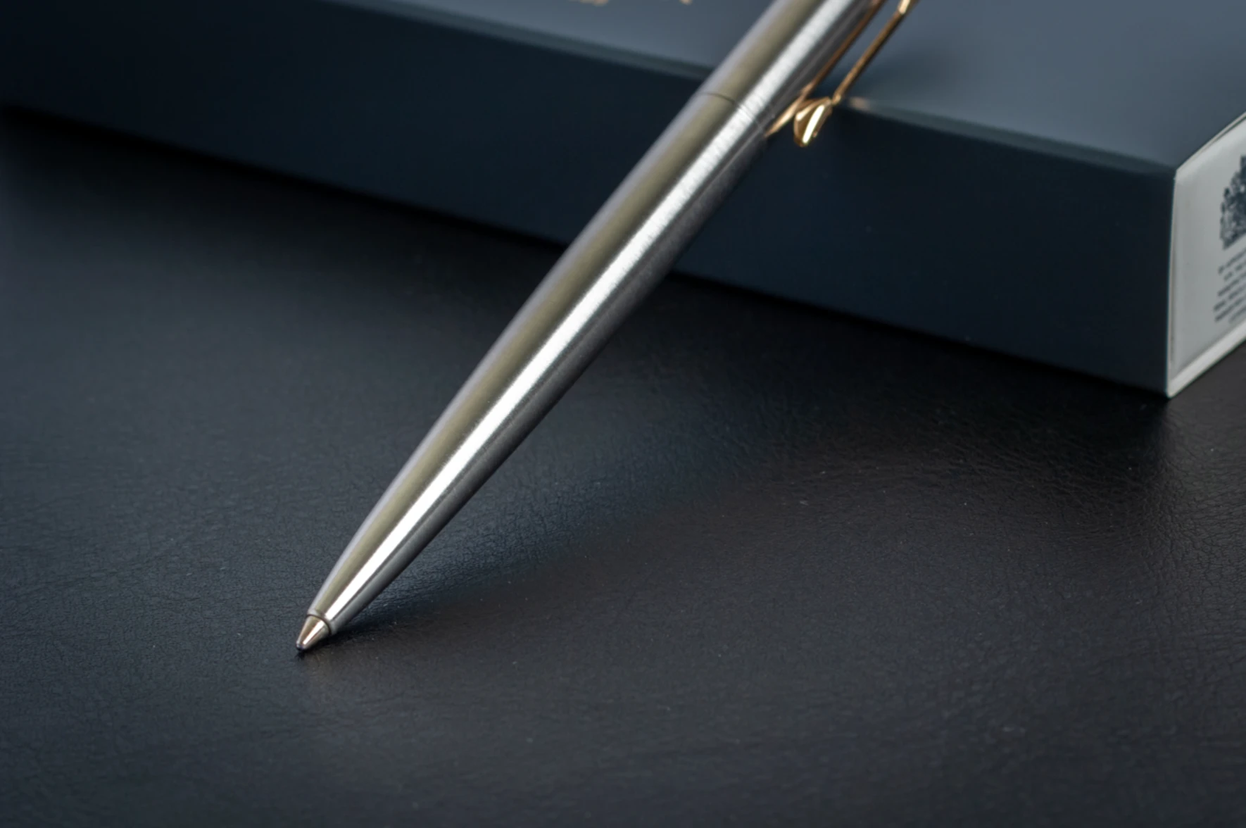 Ручка шариковая Parker Jotter Core K63, Stainless Steel GT — фото 19